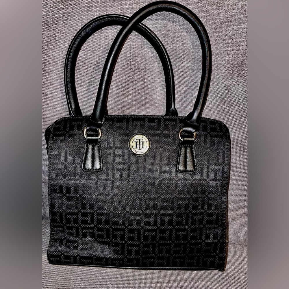 Tommy Hilfiger purse brand new with tags
